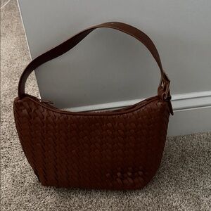 Soft Woven Shoulder purse